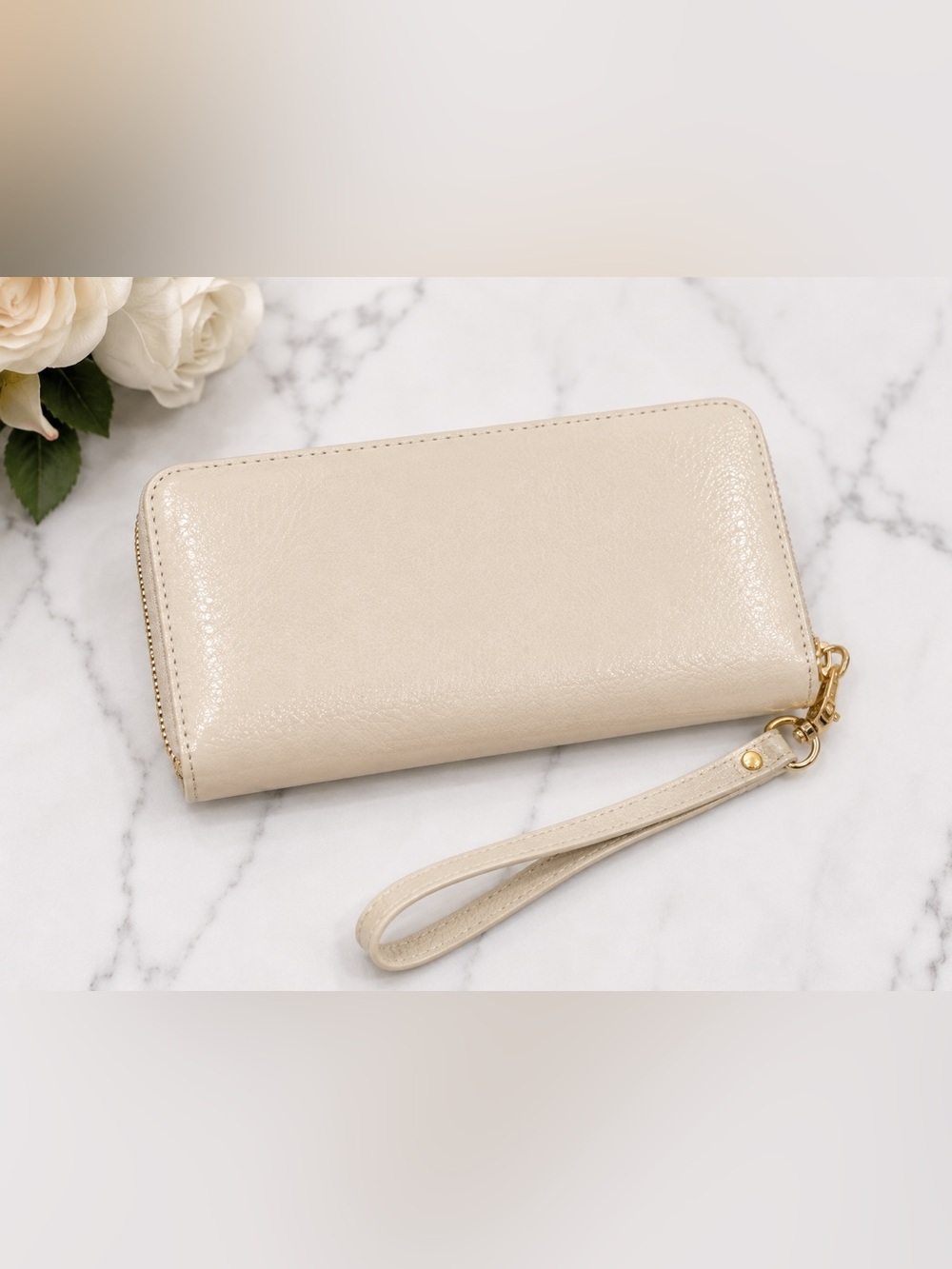 Cream Patent Leather Zip Around Wallet Wristlet Clutch Organizer Travel NWT - Picture 10 of 11